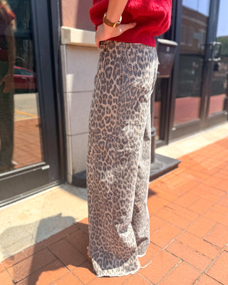 Leopard HR Wide Leg Jeans w/Raw Edge