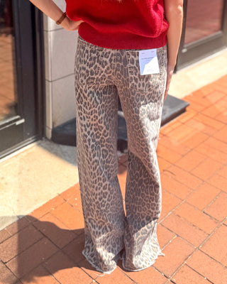 Leopard HR Wide Leg Jeans w/Raw Edge