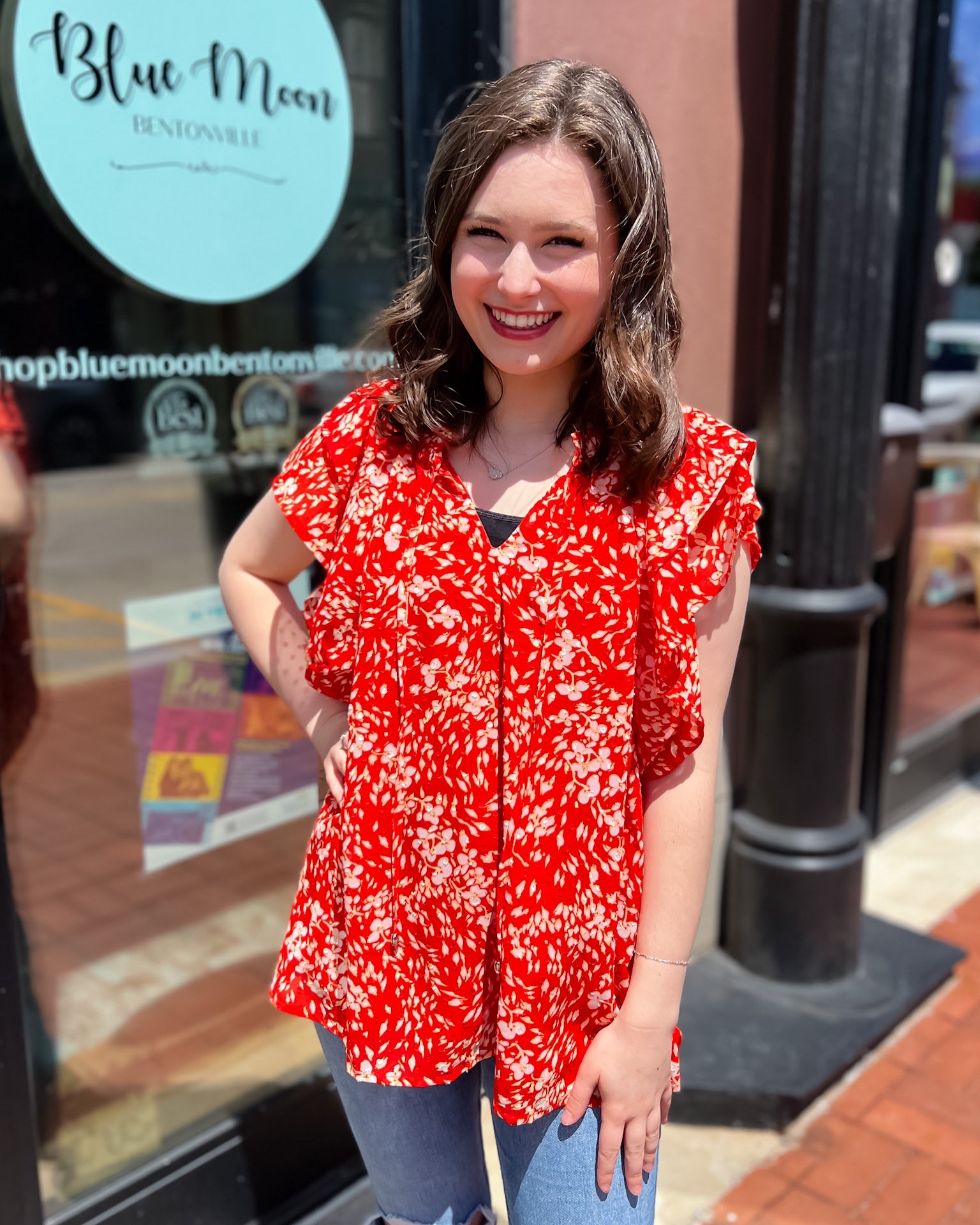 Tomato Floral Top w/Ruffled Sleeves